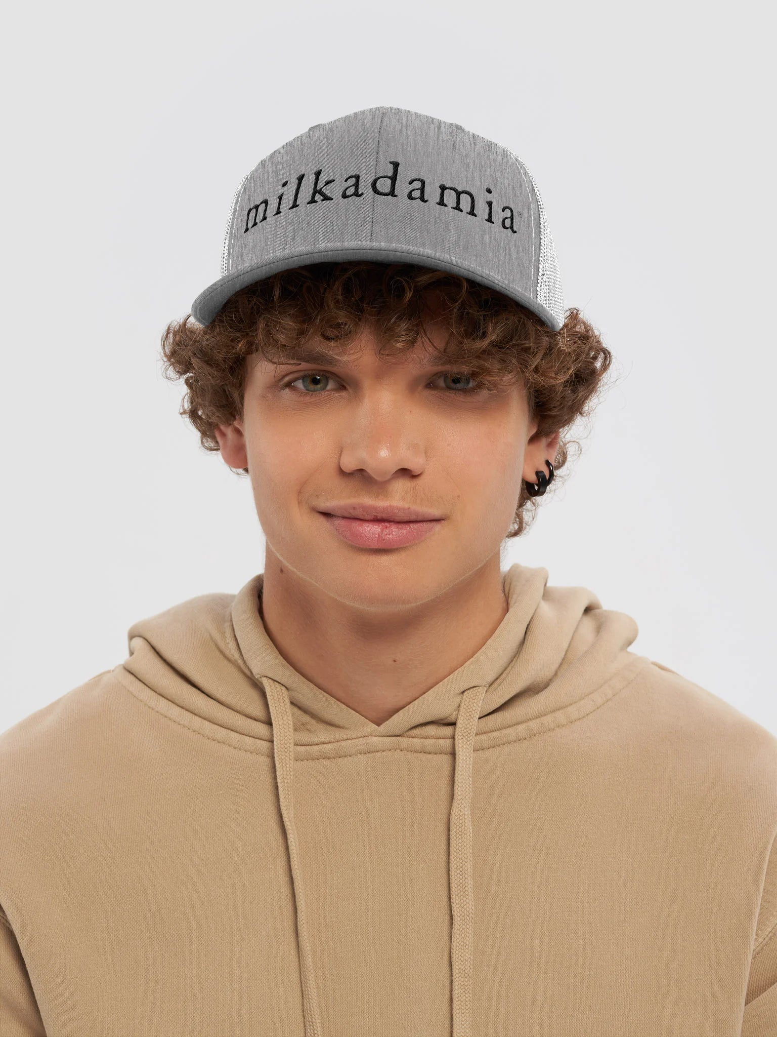 milkadamia trucker hat - Heather Grey/White